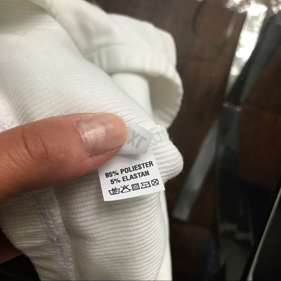 Off-White Bandeau Top! 👌🏼 - Picture 8 of 9